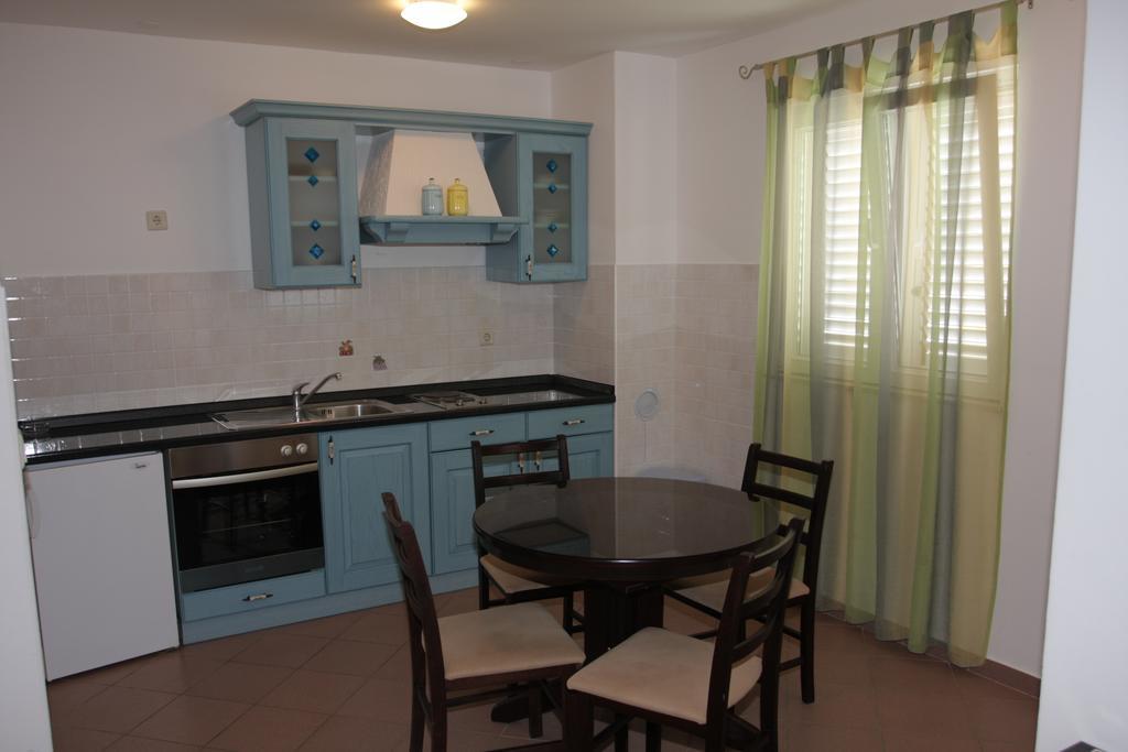 Apartments Ante Макарска Стая снимка